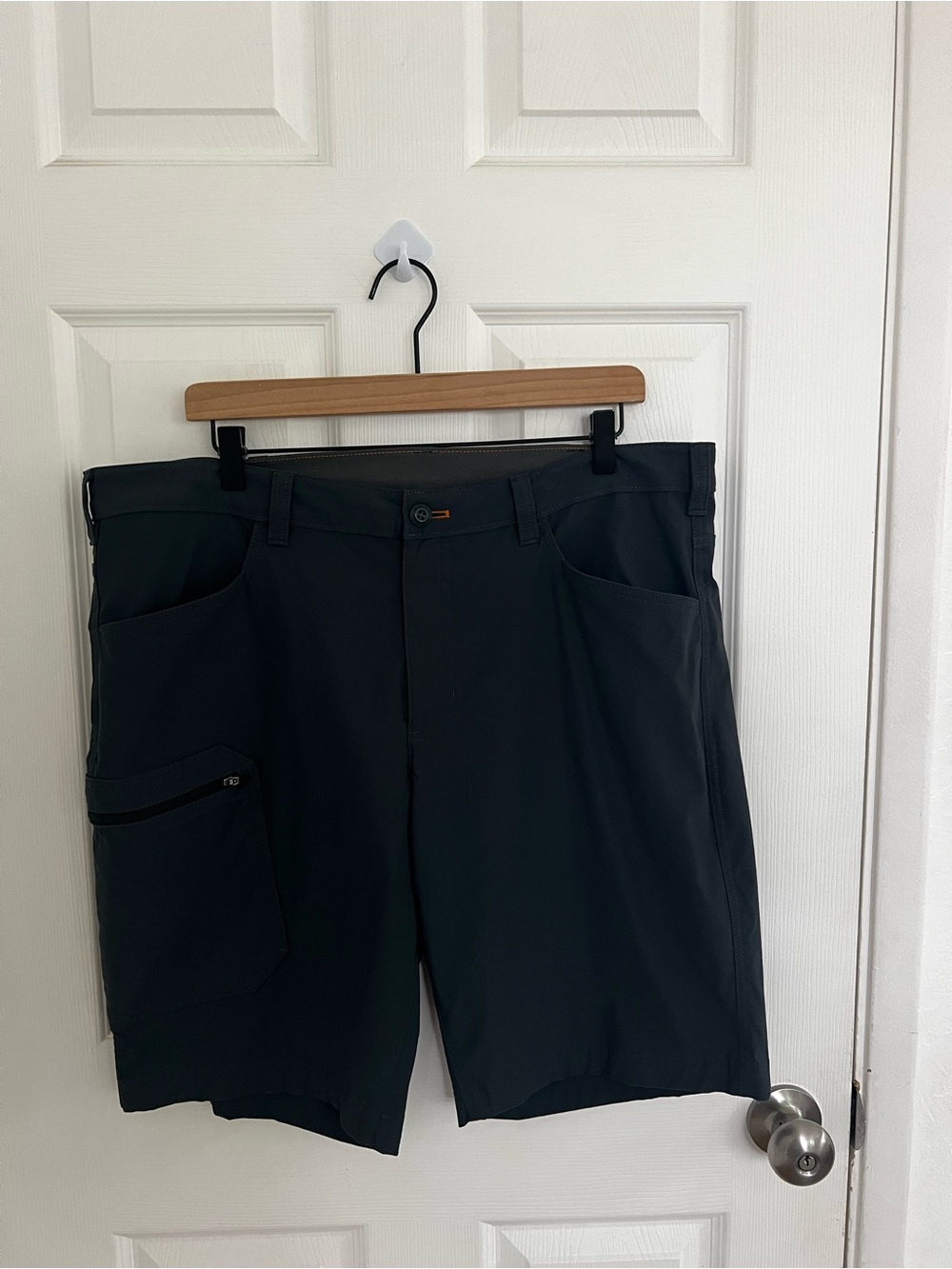 Eddie‎ Bauer Black Cargo Performance Shorts